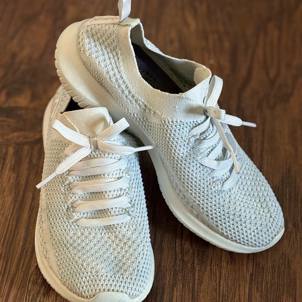 Skechers Light Gray Knit Sneakers